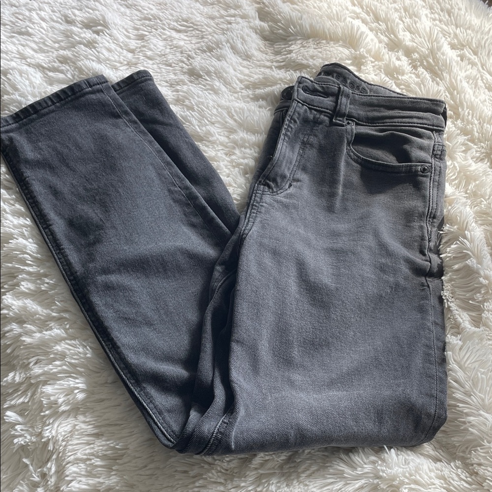 American Eagle Outfitters faded black mom jeans